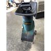 Image 2 : YARDWORKS WOOD CHIPPER - WORKING