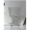 Image 2 : AS NEW WATER RIDGE ONE PIECE TOILET