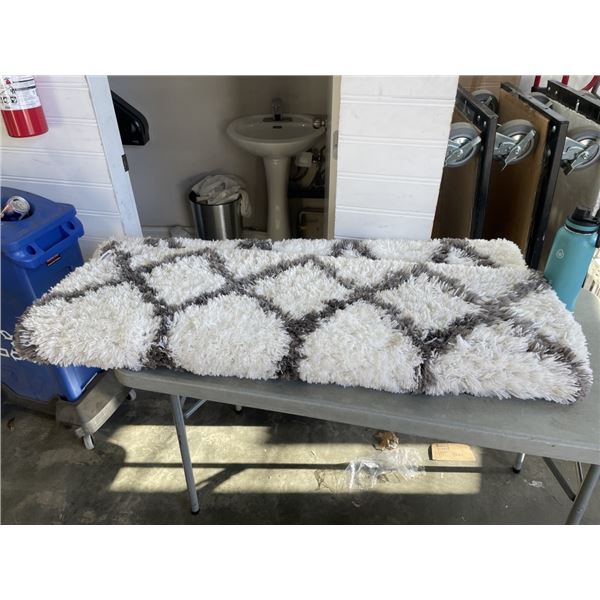 APPROX 4x5 AREA CARPET