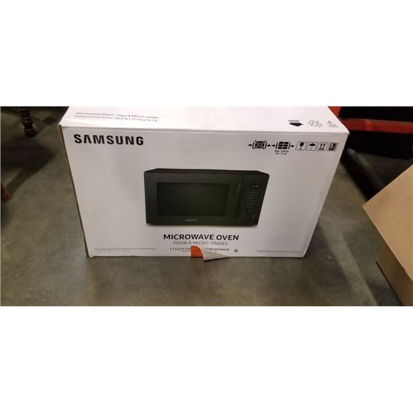SAMSUNG 1.1 CU FT MICROWAVE - TESTED WORKING
