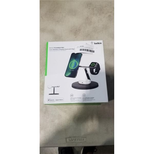 BELKIN BOOSTCHARGE PRO, 3 IN 1 WIRELESS CHARGIN STAND WITH MAGSAFE