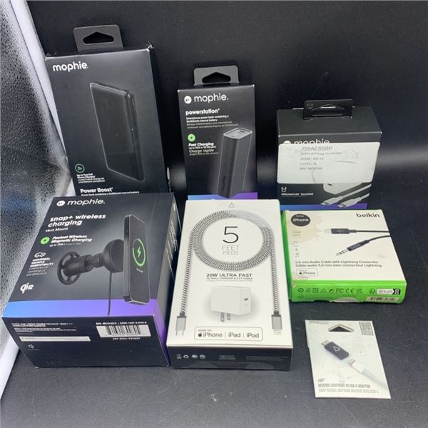 MOPHIE POWER BANKS WITH WIRELESS CHARGER AND CHARGING ACCESSORIES