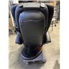 Image 4 : BLACK LEATHER MASSAGE CHAIR