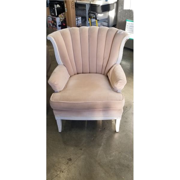 VINTAGE PINK TUFTED CHAIR