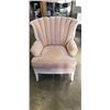 Image 1 : VINTAGE PINK TUFTED CHAIR