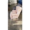 Image 3 : VINTAGE PINK TUFTED CHAIR