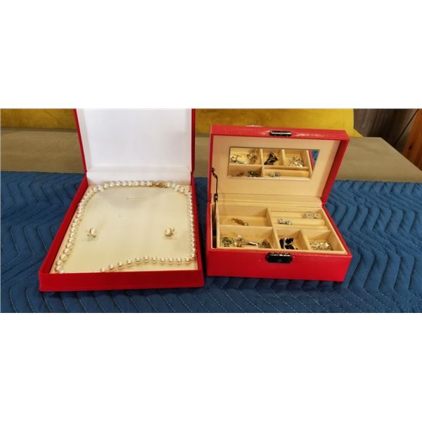 JEWELLERY BOX W/ CONTENTS AND PEARL NECKLACE EARRING SET