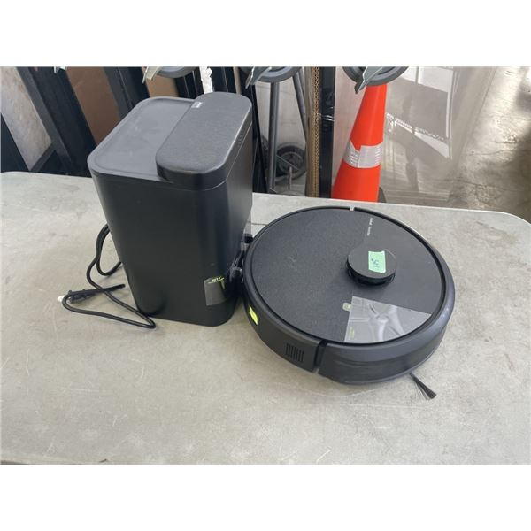 IROBOT ROOMBA 105 ROBOT VACUUM WORKING WITH CHARGE DOCK