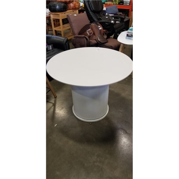 ROUND PEDESTAL DINING TABLE