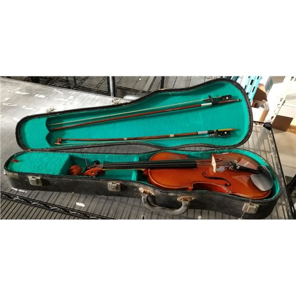 GOLDEN MAPLE CASED VIOLIN