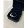 Image 5 : 5.00 CT GRA CERTIFIED ROUND BRILLIANT CUT MOISSANITE STONE VVS D COLOR SET IN CENTER WITH 2 TRIANGUL