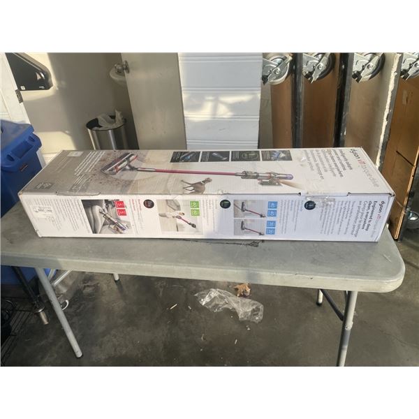 DYSON V11 TORQUE DRIVE CORDLESS VACUUM WORKING