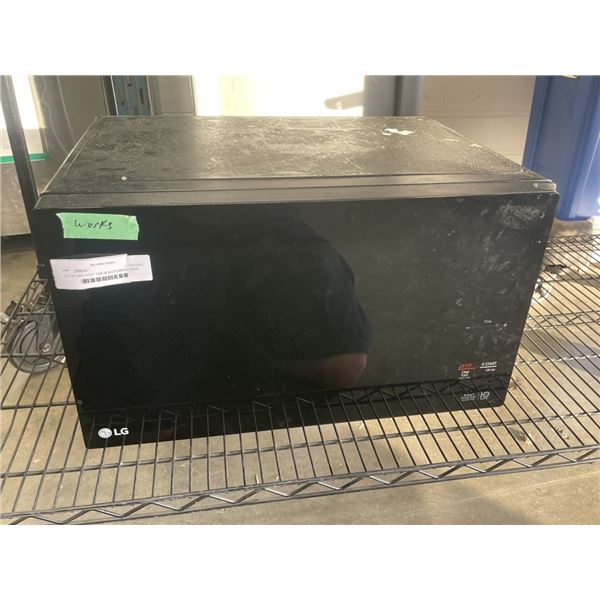 LG 1.5 CUBIC FOOT 1200 W MICROWAVE OVEN WORKING