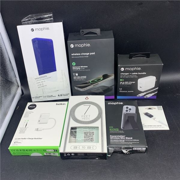 MOPHIE POWER BANKS WITH WIRELESS CHARGER AND CHARGING ACCESSORIES