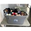 Image 1 : TOTE OF ASSORTED STUFFED ANIMALS