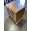 Image 4 : PINE 2 DRAWER NIGHT STAND WITH BRASS HARDWARE