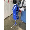 Image 3 : VENUS TURN AND LOCK DRESS FORM ON STAND