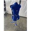 Image 4 : VENUS TURN AND LOCK DRESS FORM ON STAND