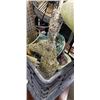 Image 2 : TOTE OF LAMPS AND DECOR