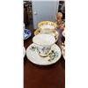 Image 3 : 6 ANTIQUE CUP AND SAUCER SETS