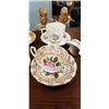 Image 4 : 6 ANTIQUE CUP AND SAUCER SETS