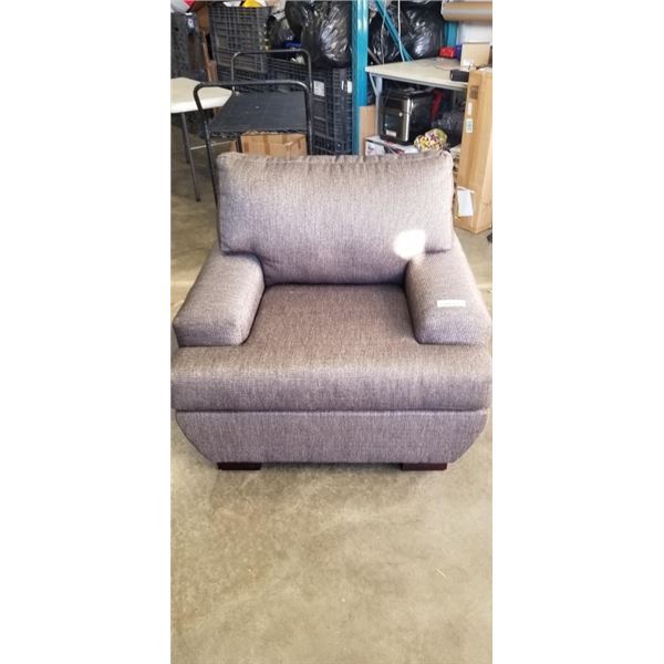 OVERSIZE ARM CHAIR