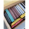 Image 7 : 3 BOXES OF COLLECTIBLE HO SCALE TRAIN CARS AND PIECES, ETC