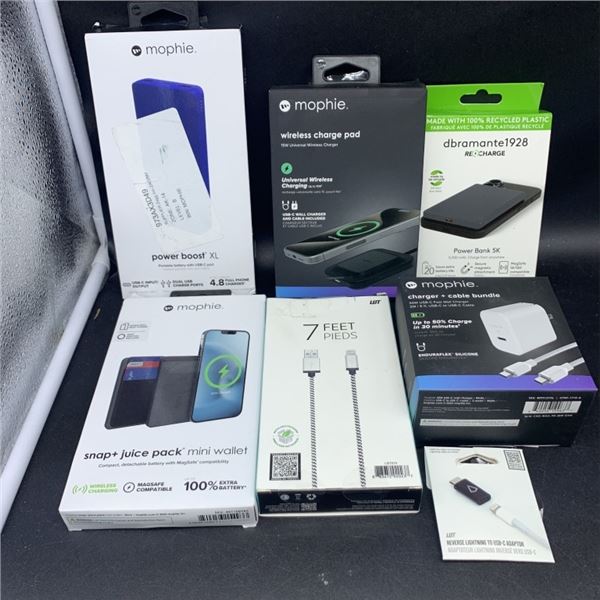 MOPHIE POWER BANKS WITH WIRELESS CHARGER AND CHARGING ACCESSORIES