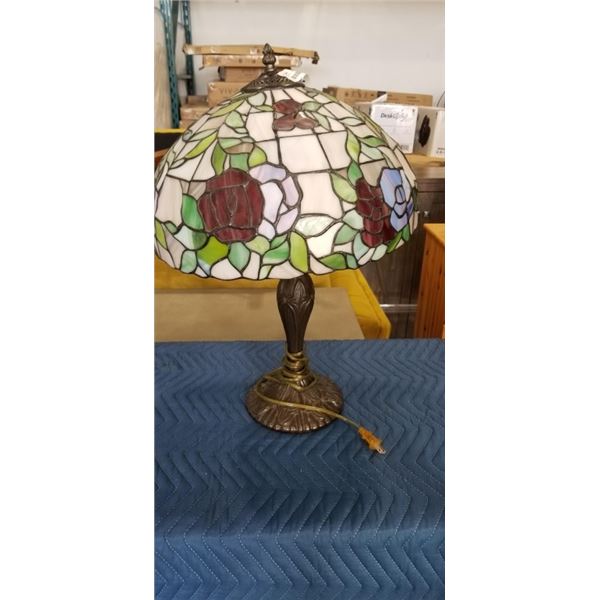 LEADED GLASS TABLE LAMP