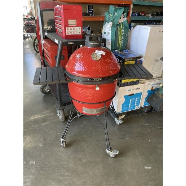 KAMADO JOE CERAMIC SMOKER AND GRILL - WORKING