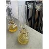 Image 4 : 2 ANTIQUE OIL LAMPS W/ SHADES