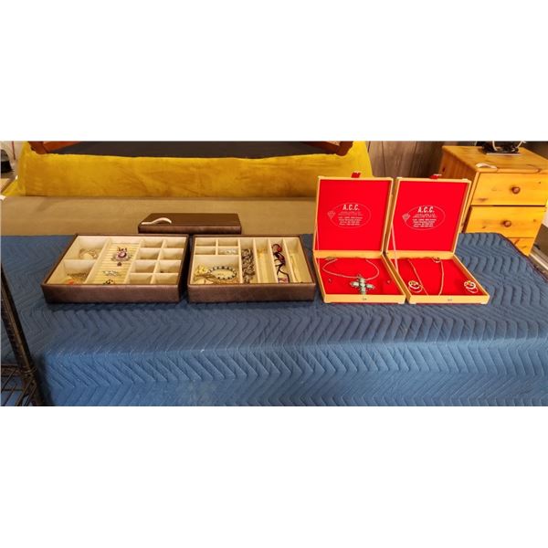 LARGE JEWELLERY BOX W/ CONTENTS AND 2 EARRING AND NECKLACE SETS