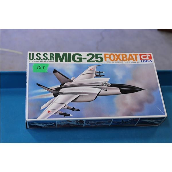 U.S.S.R. MIG-25 Foxbat plastic model kit by Idea in 1:72 scale