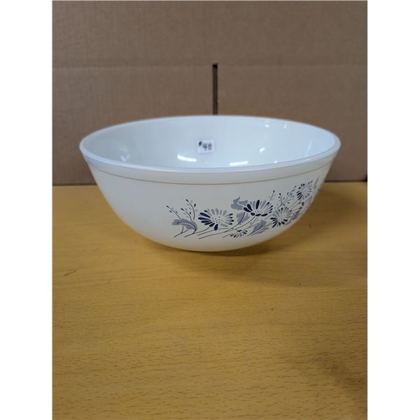 Pyrex bowl, Colonial Mist Pattern, 1983-86, #404, 4 litre