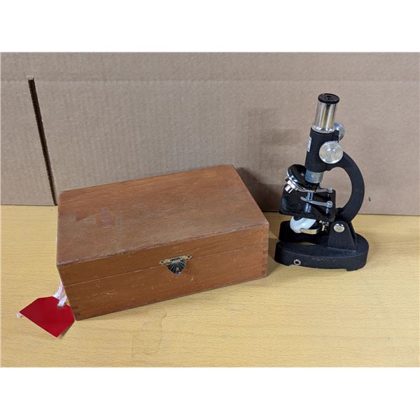 Microscope