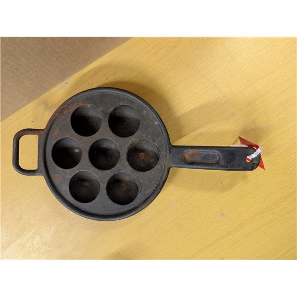 Cast baking pan