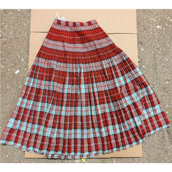 Highland Queen tartan skirt, wool, size 12