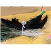 Image 6 : Lot plumes and feather corsage