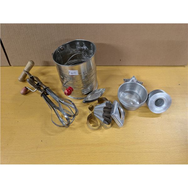 Kitchen bakeware, flour sifter, hand beater