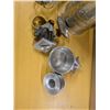 Image 5 : Kitchen bakeware, flour sifter, hand beater