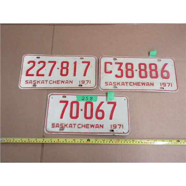 (3) 1971 Saskatchewan License Plate.