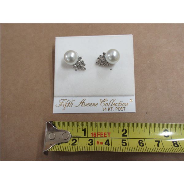 Fifth Avenue 14 KT. Post Earings.