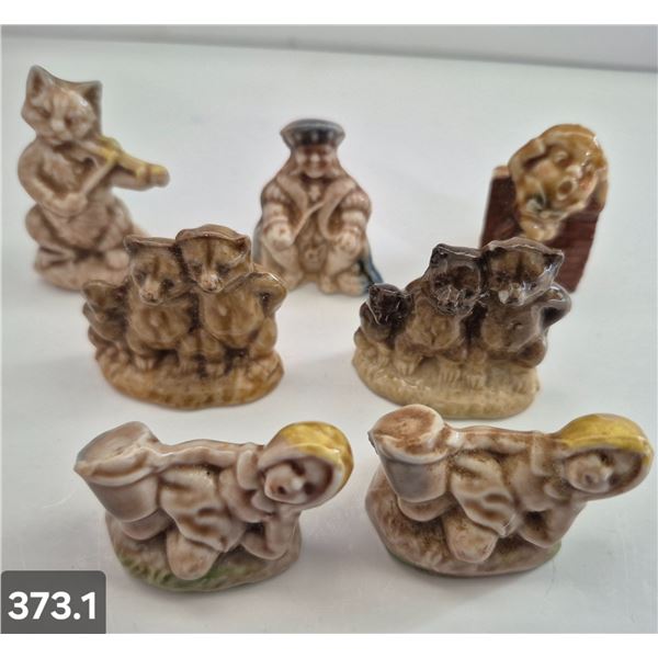 373. 7 Wade Tea Ornaments - includes 2 hard-to-find "The Three Bears"