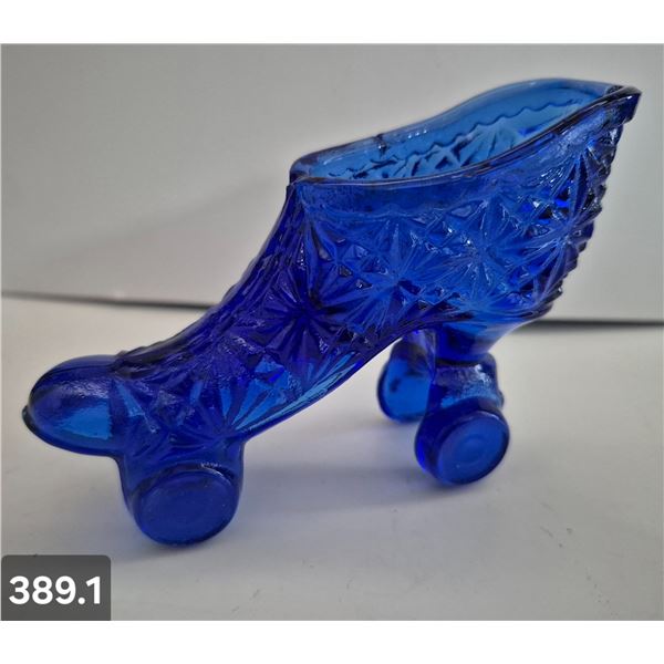 389. Cobalt Blue Shoe (roller skate) - possibly Fenton - no damage!