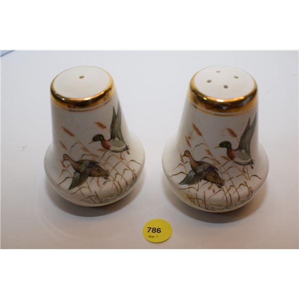 Hycroft Duck Salt & Pepper Shakers (Medicine Hat, AB)