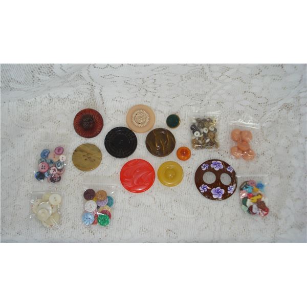 Lot of Collectible Vintage Buttons  Applejuice  MOP  Shoe Etc