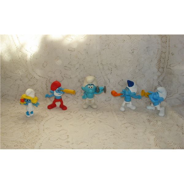 Grouping Of Various Smurfs