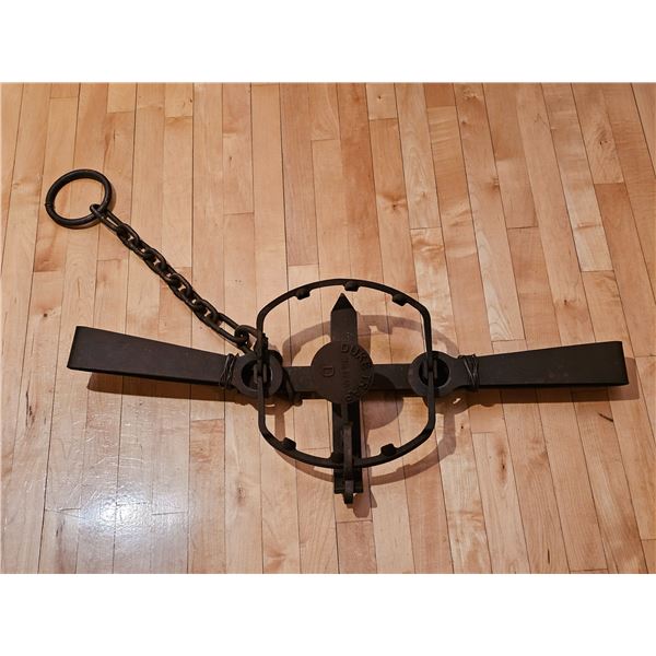 Duke #15 Bear Trap with Teeth 36"L