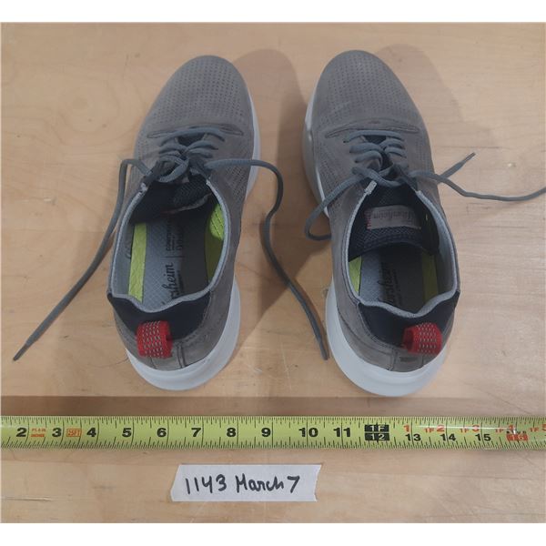 Men’s Florsheim shoes from Mathesons (Size 8)