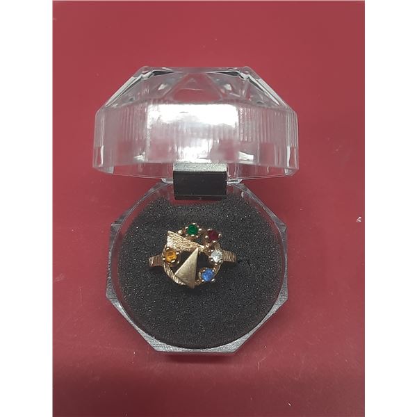 Ring - Size 7.5.